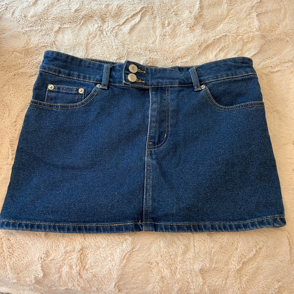 Edikted low rise denim mini skirt size medium
